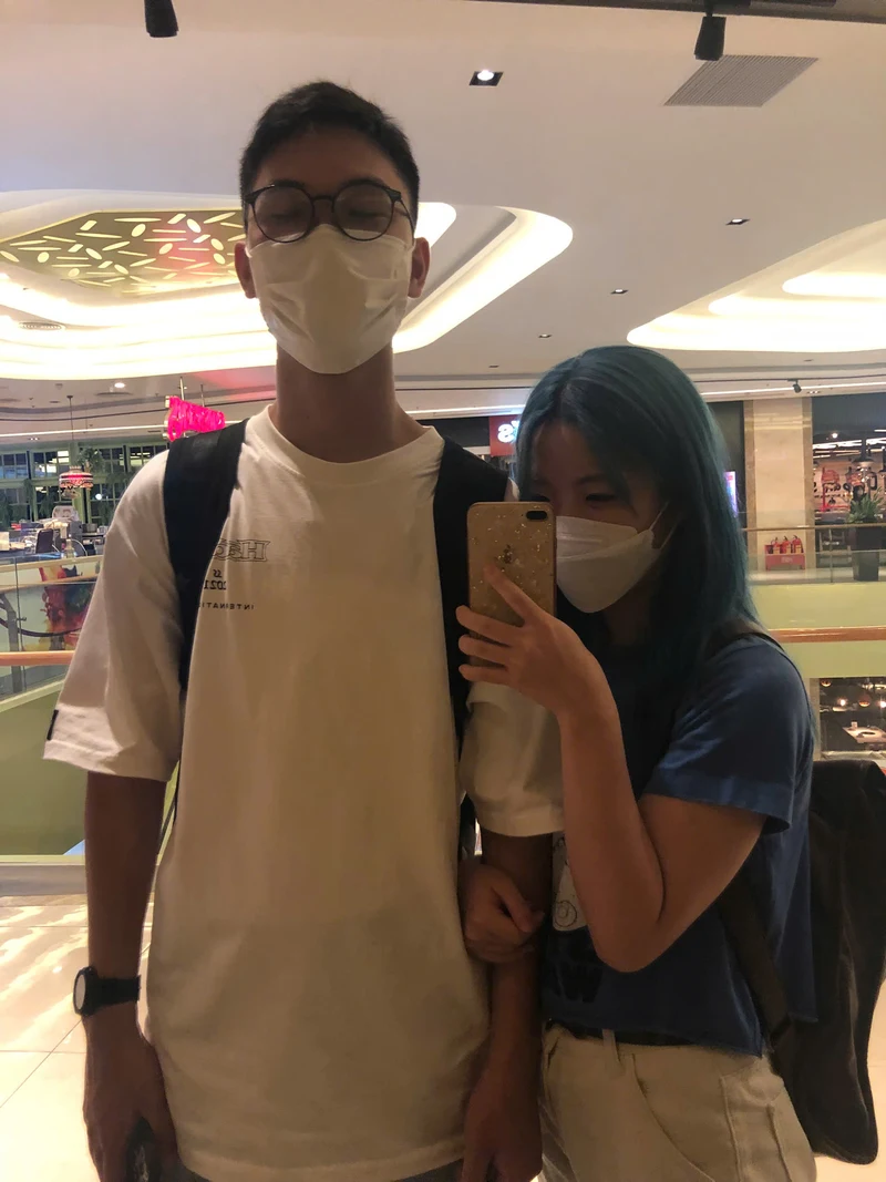 Selfie trong trung tâm thương mại